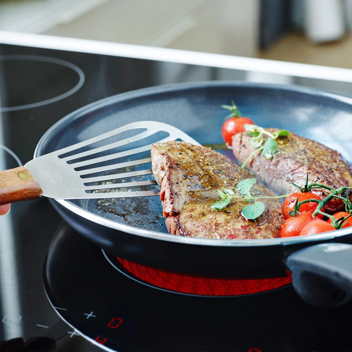 GreenPan Cambridge Hapjespan Met Deksel 24cm - Zwart - Inductie - PFAS-vrij - Afbeelding 11