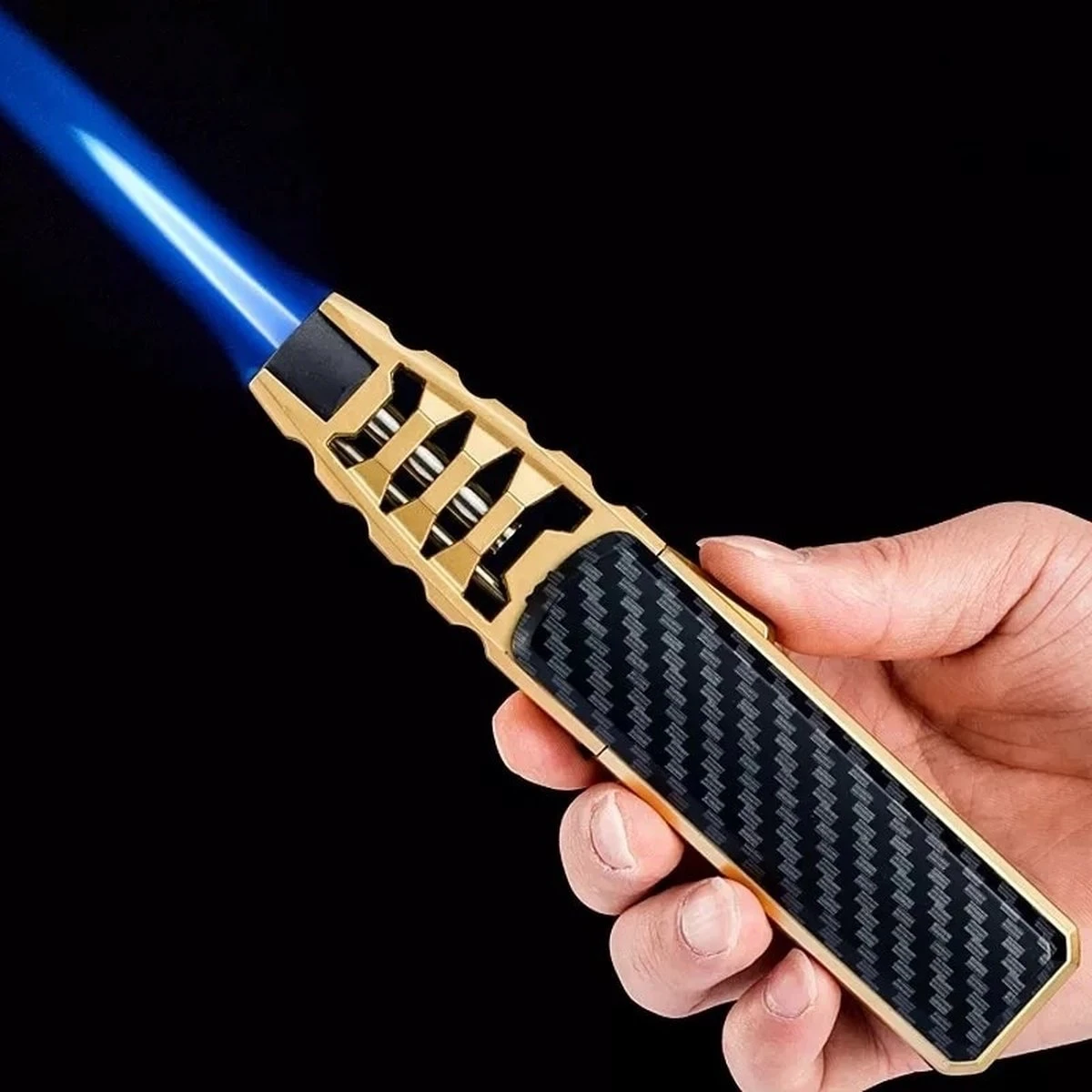 Merkloos Turbo Jetflame Aansteker - Gasbrander - Vuurwerk Torch - Crème Brûlée Brander - BBQ En Sigaren Aansteker - Windproof - Carbon Met Goudkleurige Metalen Behuizing - Afbeelding 7